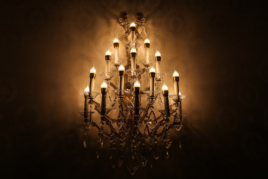 Photo crystal chandelier