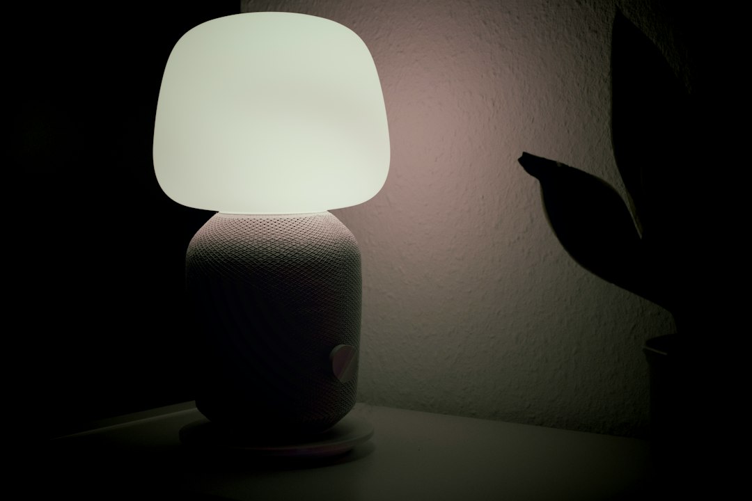 Photo three way dimmable opal glass table lamp